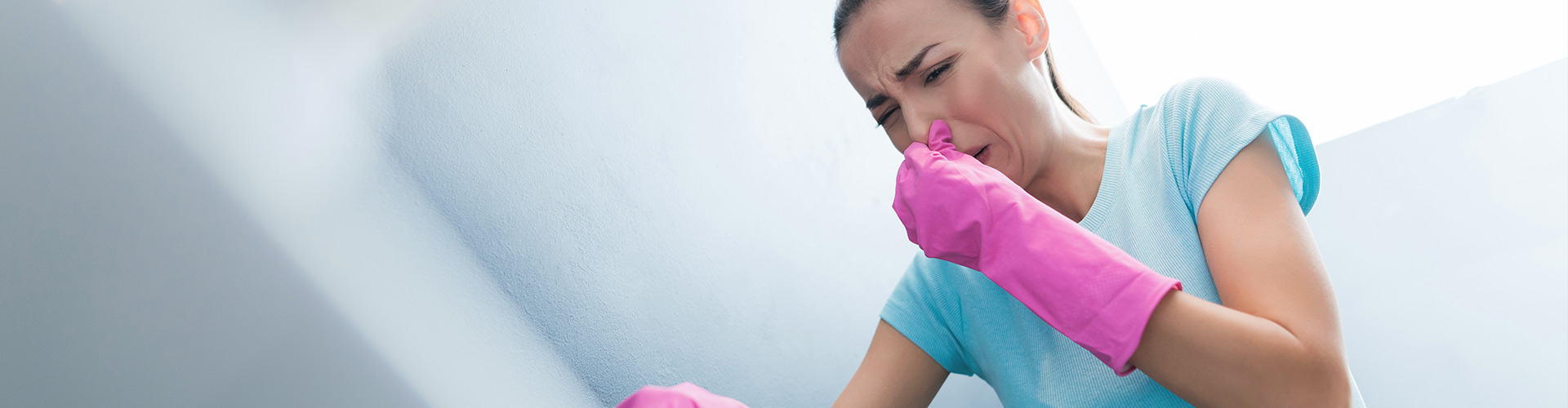 5 causas del olor a desagüe en casa: revisa tus tuberías hoy
